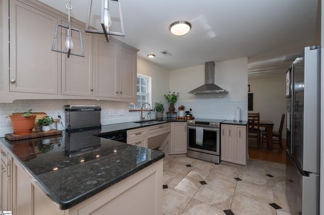 39 Perkins Court, Greer, SC 29651