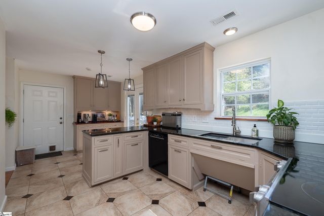 39 Perkins Court, Greer, SC 29651