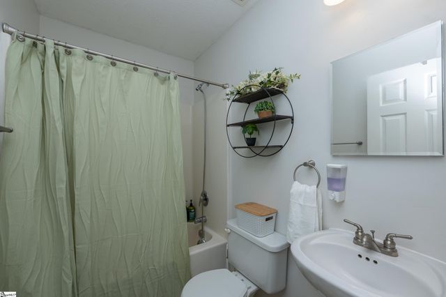 39 Perkins Court, Greer, SC 29651