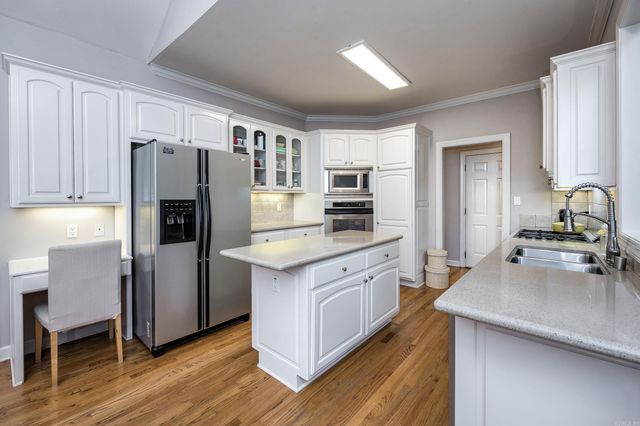 2106 Wellington Woods Drive, Little Rock, AR 72211