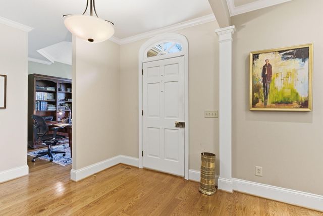 221 Holiday Road, Lexington, KY 40502