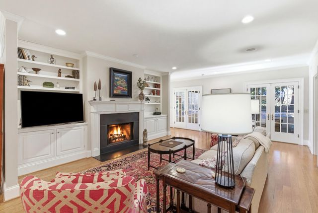 221 Holiday Road, Lexington, KY 40502