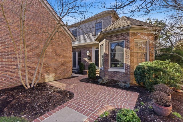 221 Holiday Road, Lexington, KY 40502