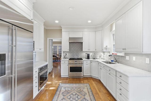 221 Holiday Road, Lexington, KY 40502