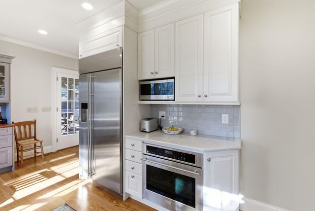 221 Holiday Road, Lexington, KY 40502