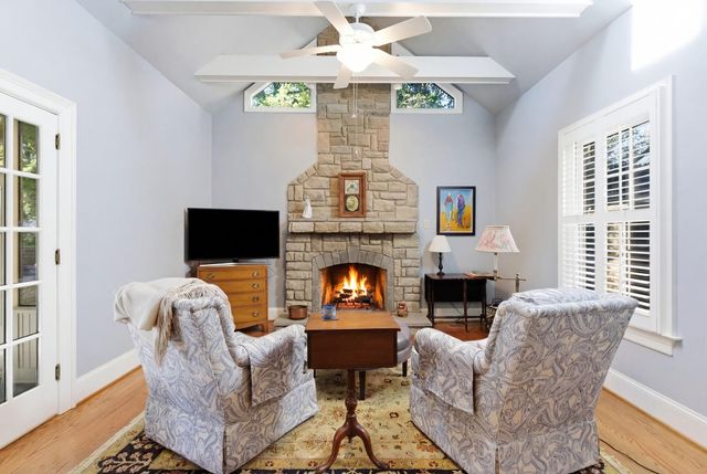 221 Holiday Road, Lexington, KY 40502