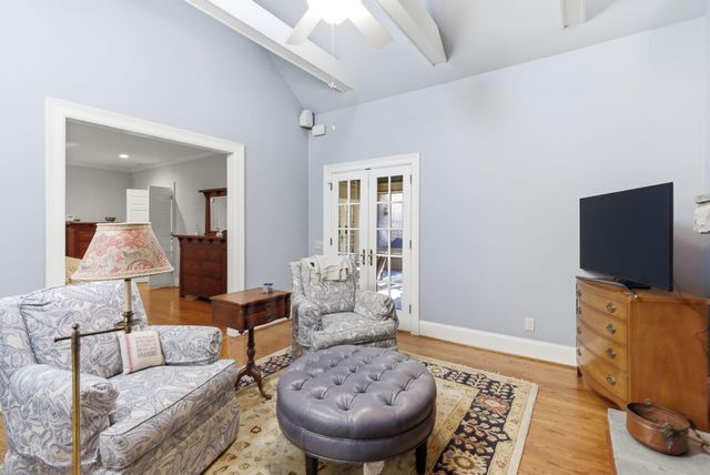 221 Holiday Road, Lexington, KY 40502