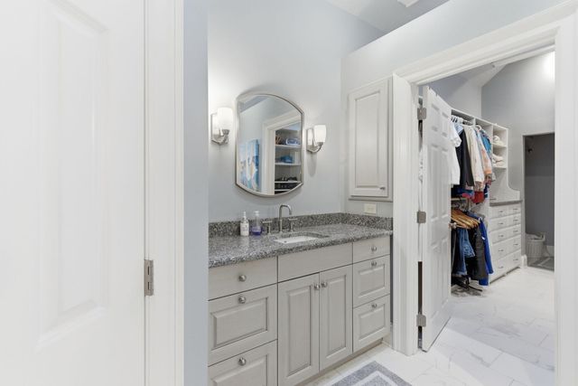 221 Holiday Road, Lexington, KY 40502