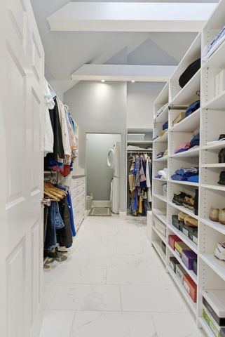 221 Holiday Road, Lexington, KY 40502