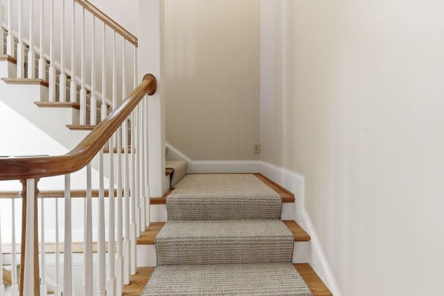 221 Holiday Road, Lexington, KY 40502