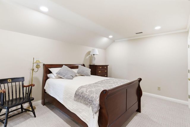 221 Holiday Road, Lexington, KY 40502