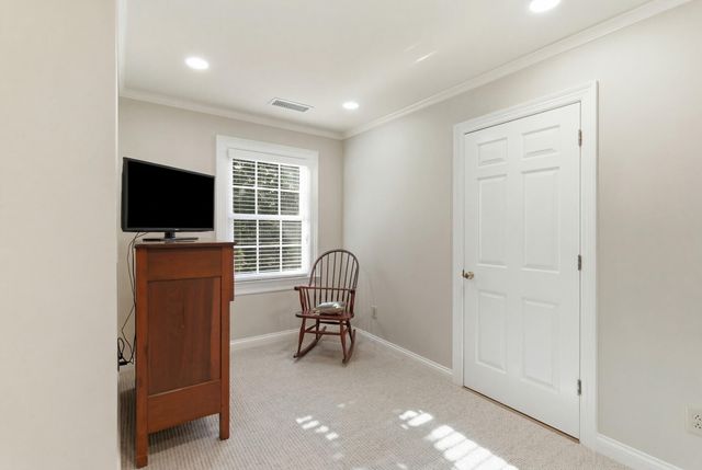 221 Holiday Road, Lexington, KY 40502