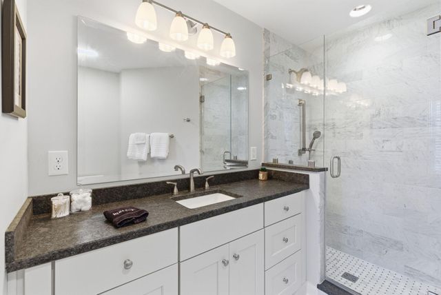 221 Holiday Road, Lexington, KY 40502