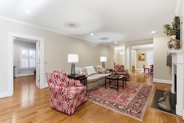 221 Holiday Road, Lexington, KY 40502