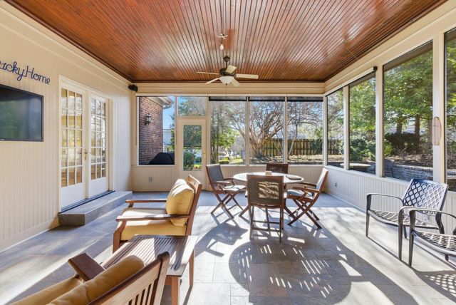 221 Holiday Road, Lexington, KY 40502