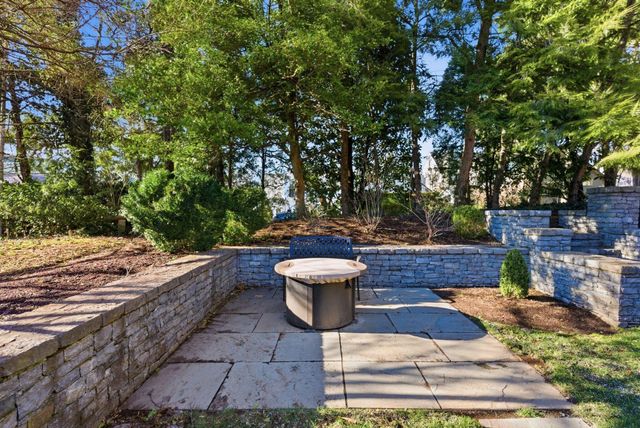 221 Holiday Road, Lexington, KY 40502