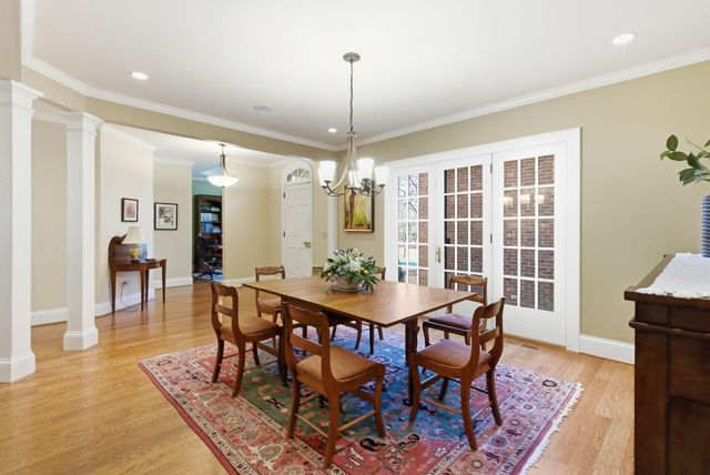 221 Holiday Road, Lexington, KY 40502