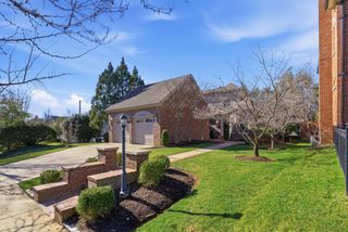 221 Holiday Road, Lexington, KY 40502