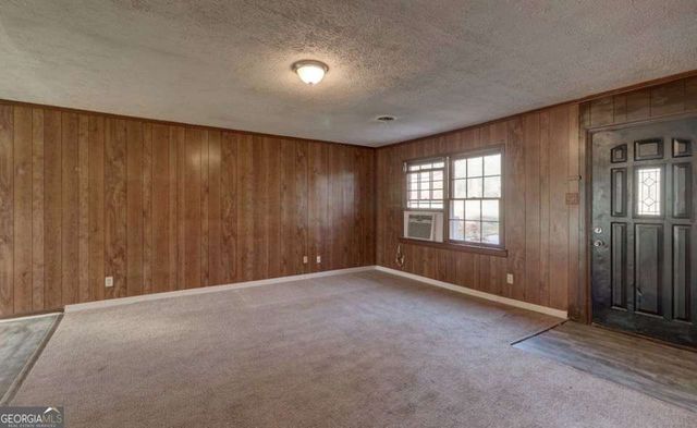 107 Oakwood Circle, Griffin, GA 30223