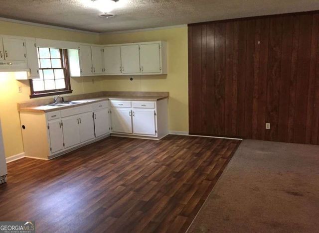 107 Oakwood Circle, Griffin, GA 30223