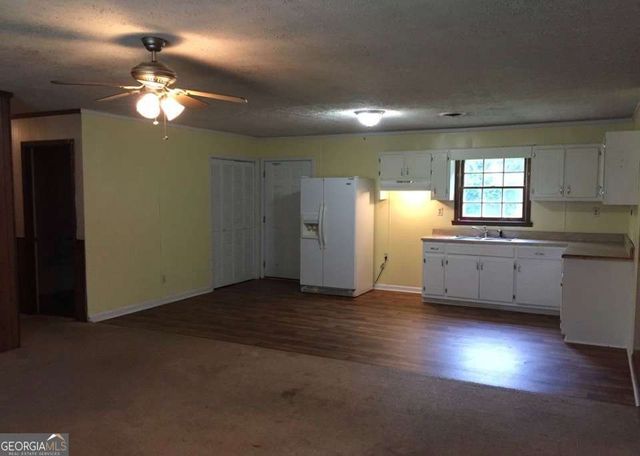 107 Oakwood Circle, Griffin, GA 30223