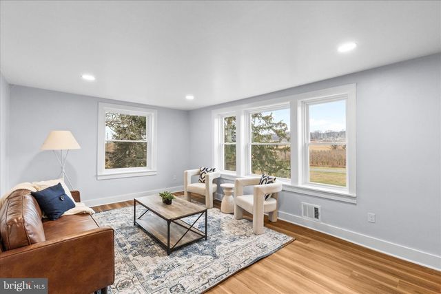 21 UPPER BERMUDIAN RD, Gardners, PA 17324