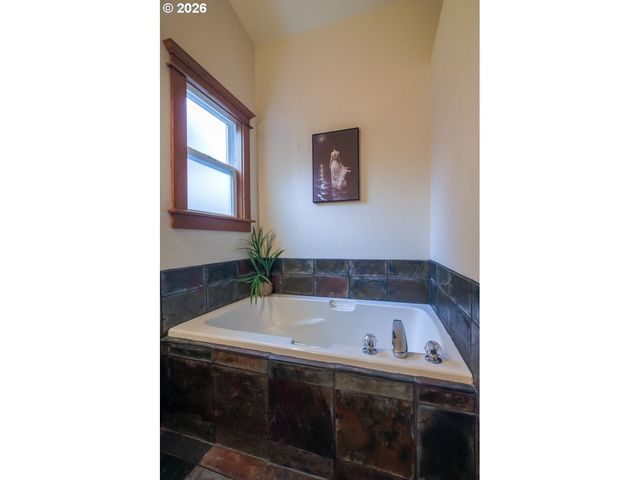 10507 Ne 45TH Ave, Vancouver, WA 98686