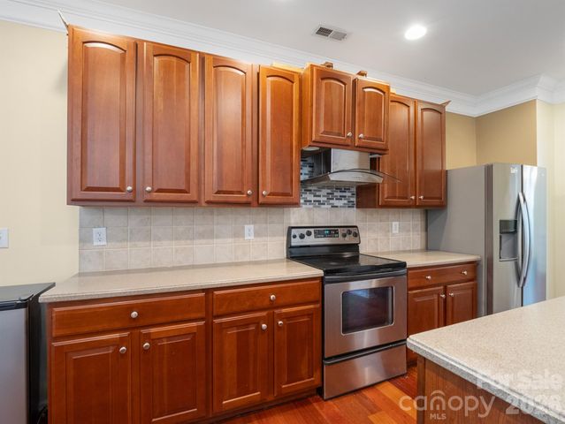9903 Southampton Commons Drive, Charlotte, NC 28277