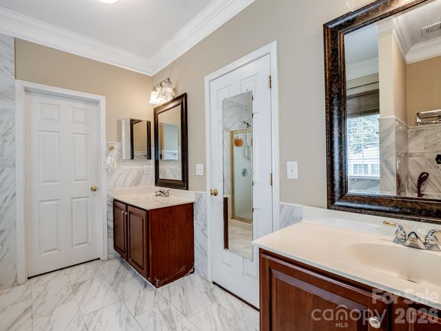 9903 Southampton Commons Drive, Charlotte, NC 28277