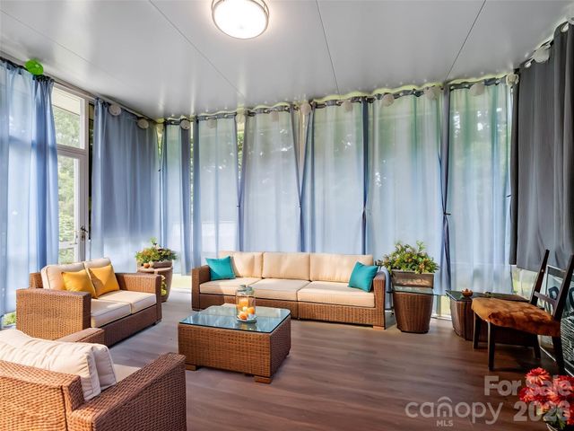 9903 Southampton Commons Drive, Charlotte, NC 28277