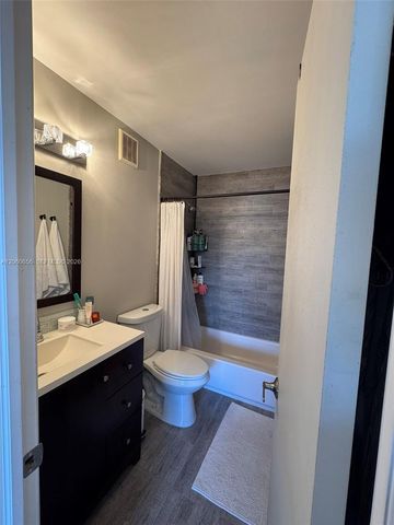 6845 SW 45th Lane 10, Miami, FL 33155