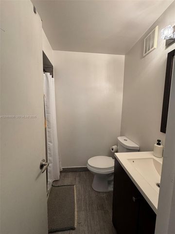 6845 SW 45th Lane 10, Miami, FL 33155
