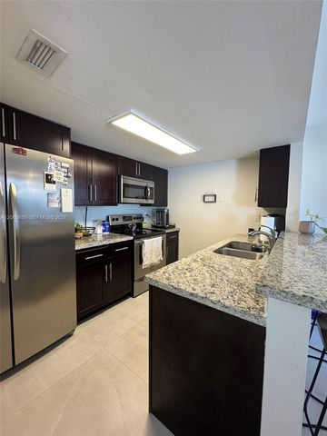 6845 SW 45th Lane 10, Miami, FL 33155