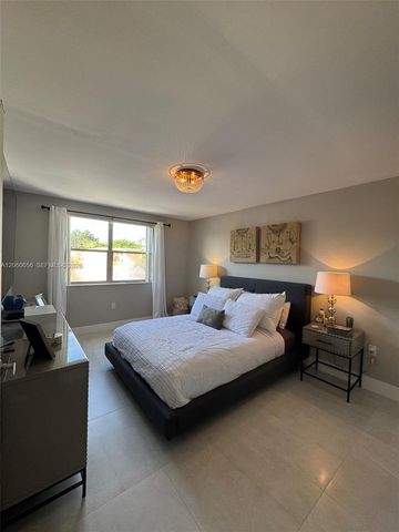 6845 SW 45th Lane 10, Miami, FL 33155