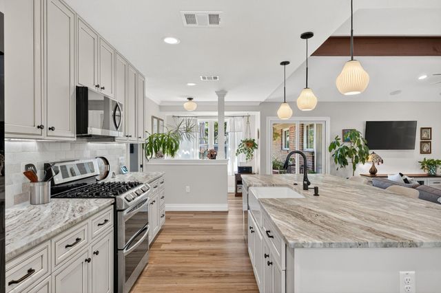 8611 Winding WALK, Austin, TX 78757