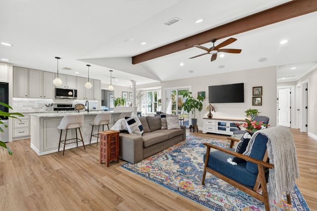 8611 Winding WALK, Austin, TX 78757