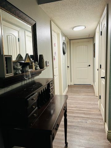 1222 W 29TH ST S, Wichita, KS 67217