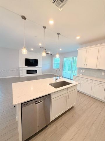 1344 Wandering Willow Way, Loxahatchee, FL 33470