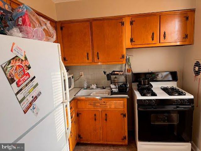 147 COVINGTON RD, Philadelphia, PA 19120