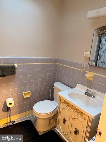 147 COVINGTON RD, Philadelphia, PA 19120