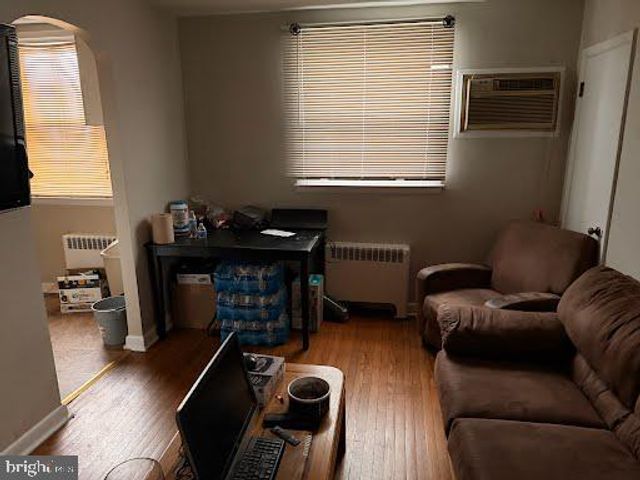 147 COVINGTON RD, Philadelphia, PA 19120