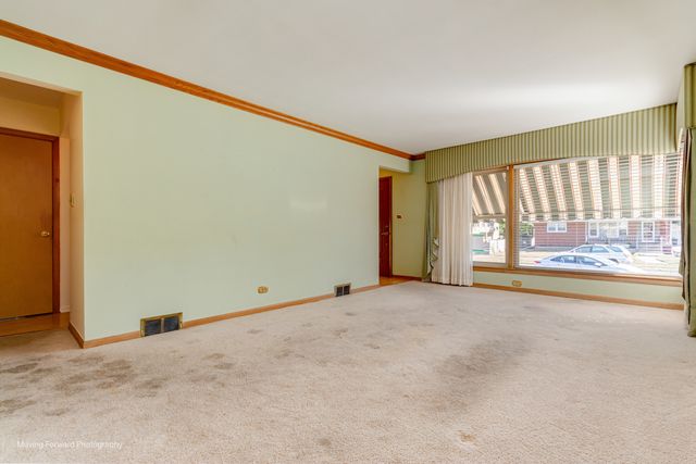 9520 S Kenton Avenue, Oak Lawn, IL 60453