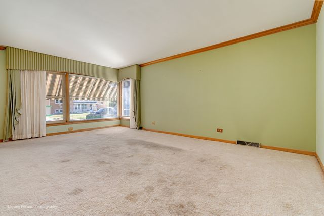 9520 S Kenton Avenue, Oak Lawn, IL 60453