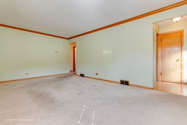 9520 S Kenton Avenue, Oak Lawn, IL 60453