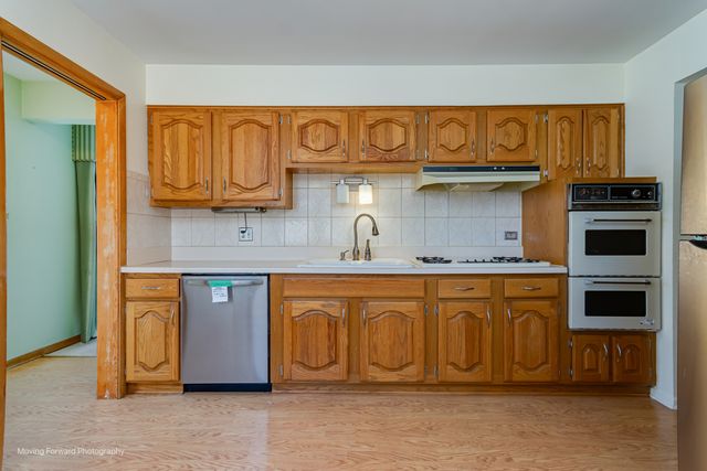 9520 S Kenton Avenue, Oak Lawn, IL 60453