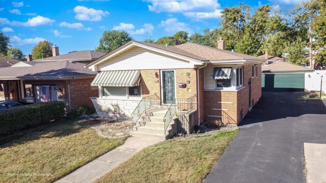 9520 S Kenton Avenue, Oak Lawn, IL 60453