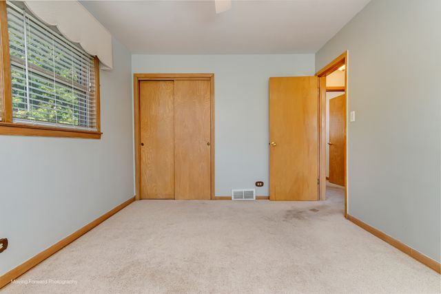 9520 S Kenton Avenue, Oak Lawn, IL 60453