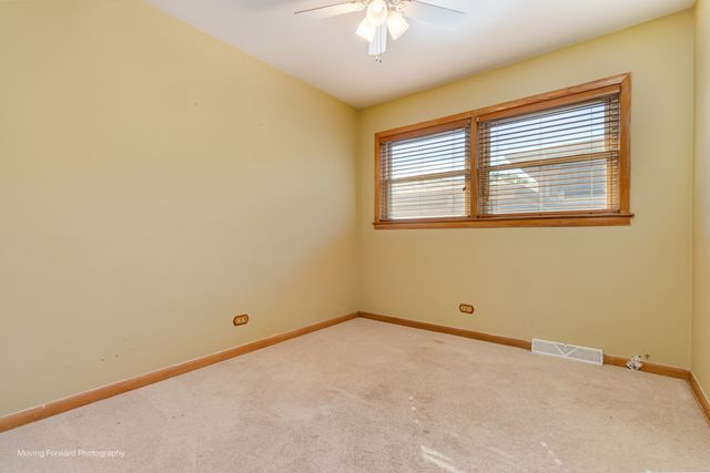 9520 S Kenton Avenue, Oak Lawn, IL 60453