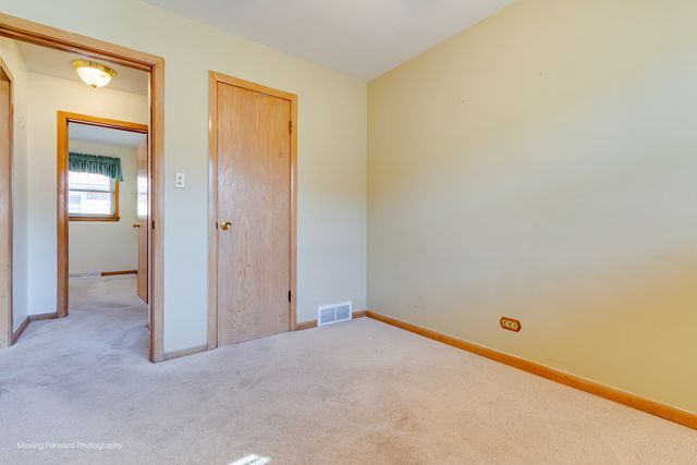 9520 S Kenton Avenue, Oak Lawn, IL 60453