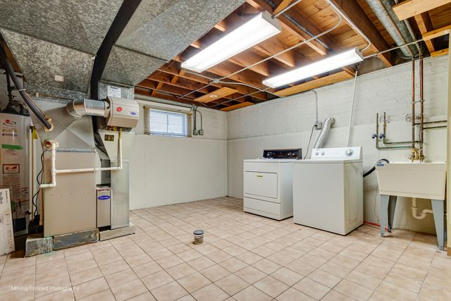 9520 S Kenton Avenue, Oak Lawn, IL 60453